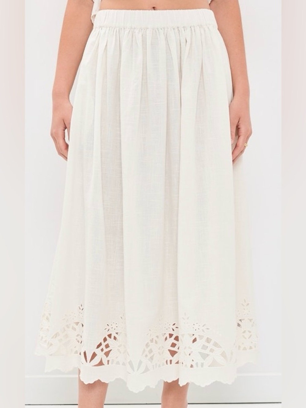 Nancy Johnson M Cotton linen Battenberg pleated midi skirt White